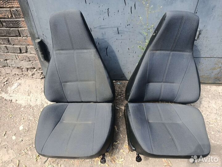 Сиденья передние Ваз 2107