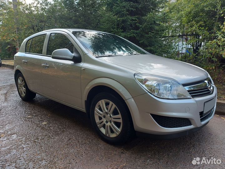 Opel Astra 1.8 AT, 2014, 64 500 км