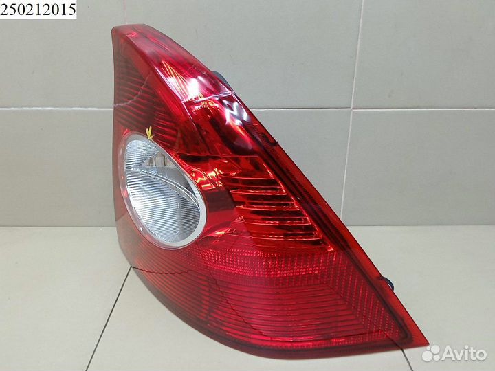 Фонарь задний правый Ford Focus 2