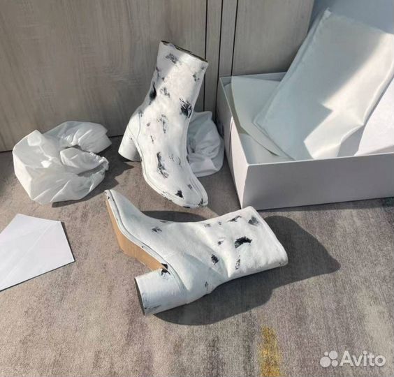 Ботильоны tabi Maison Margiela Graffiti MM6