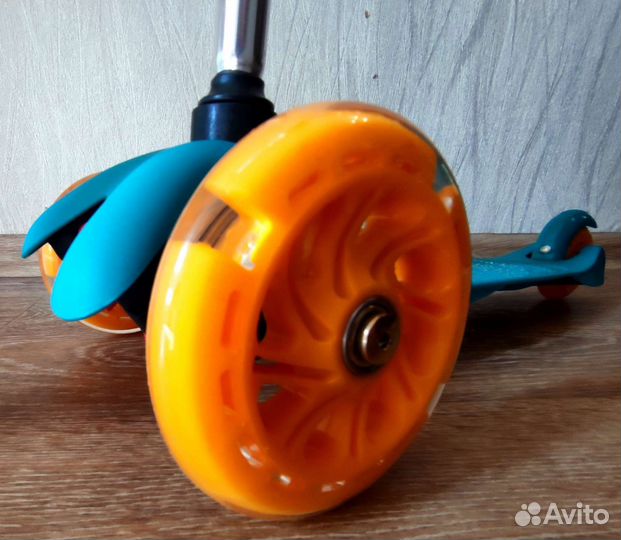 Самокат детский трехколесный новый