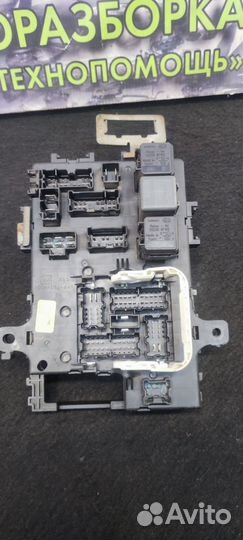 Блок предохранителей салонный Nissan Primera P11