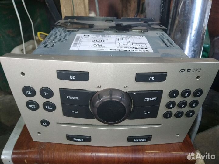 Продам штатную магнитолу на Opel. Модель : CD 30 M