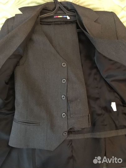 Костюм школьный тройка