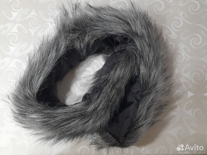 Меховой воротник серый