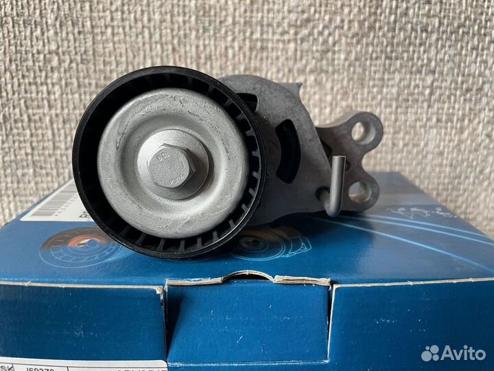 Ролик натяжной поликлинового ремня на Peugeot