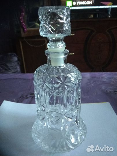 Шкатулка с янтарем, графины СССР, чайный сервиз