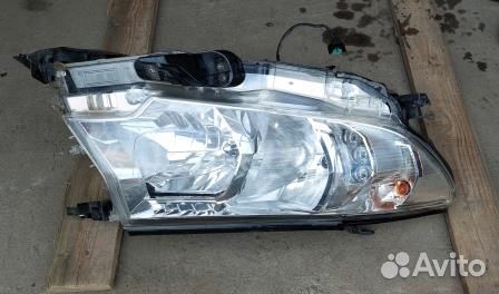Фара правая для Toyota Land Cruiser Prado
