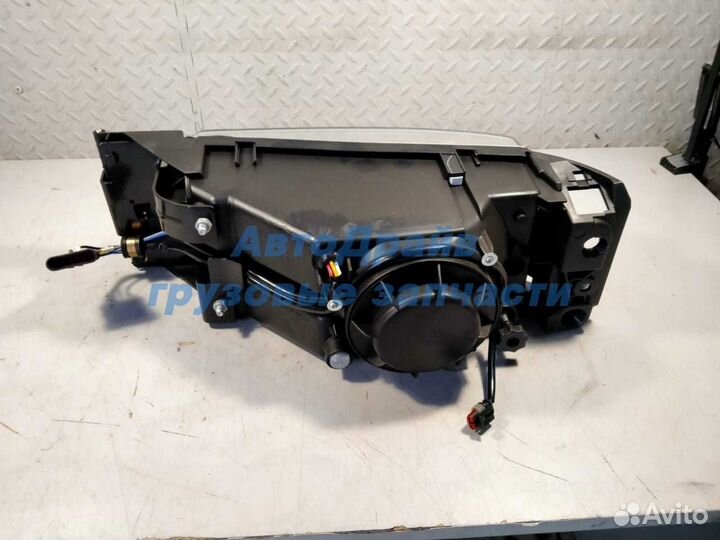 Фара Ивеко Еврокарго левая