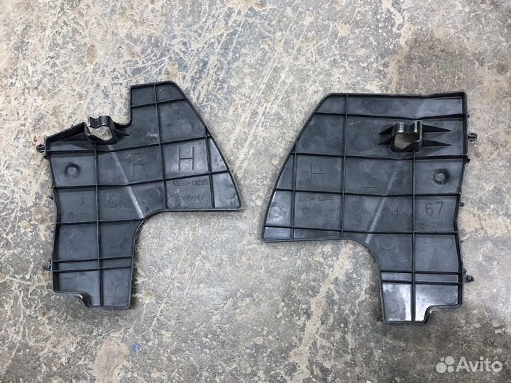 Пыльник радиатора Тойота Аурис 150