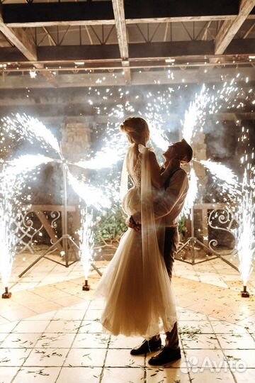 Холодные фонтаны на свадьбу, диодные буквы