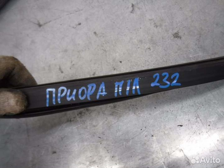 Уплотнитель стекла двери передний левый Лада