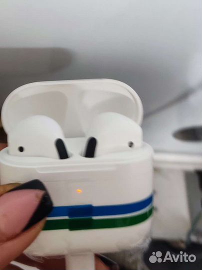 Беспроводные наушники Pro 4 белые