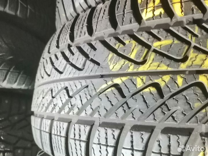 Goodyear UltraGrip 8 Performance 215/60 R17
