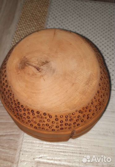 Чаша из дерева
