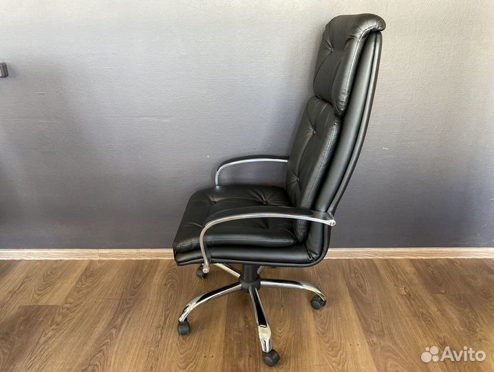 Офисное кресло. Гарантия 1 год