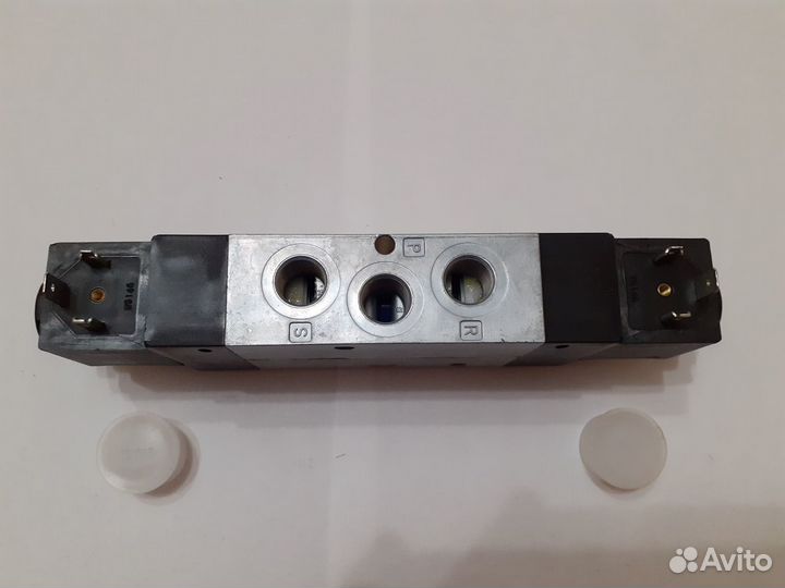 Пневмораспределитель Rexroth 5776270786033.07(new)
