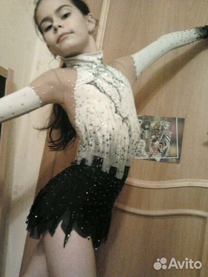 Купальник для художественной гимнастики. рост 140