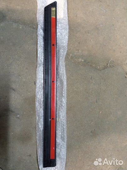 Молдинг двери задний левый Volkswagen Passat B6