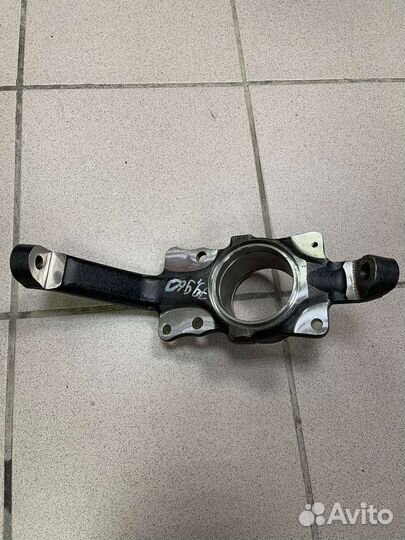 Поворотный кулак 21214