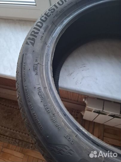 Bridgestone W990 225/50 R18