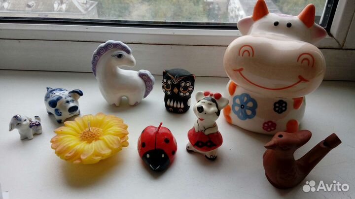 Фигурки Гжель и другие из стекла, керамики, свечи