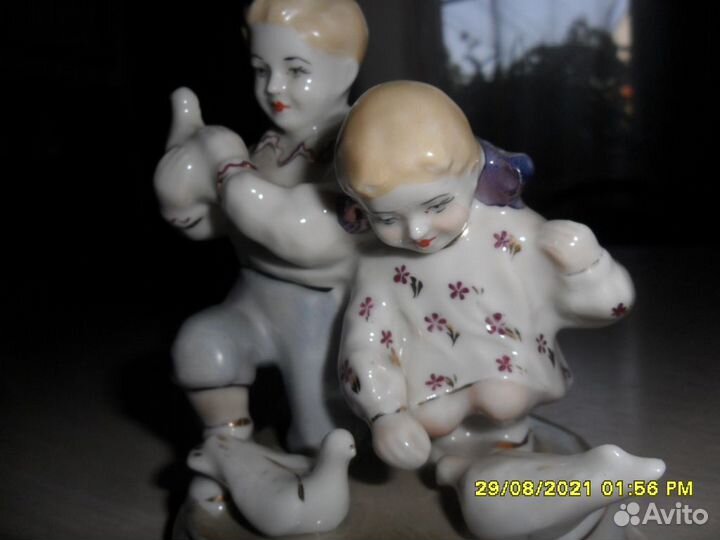 Статуэтка фарфоровая 
