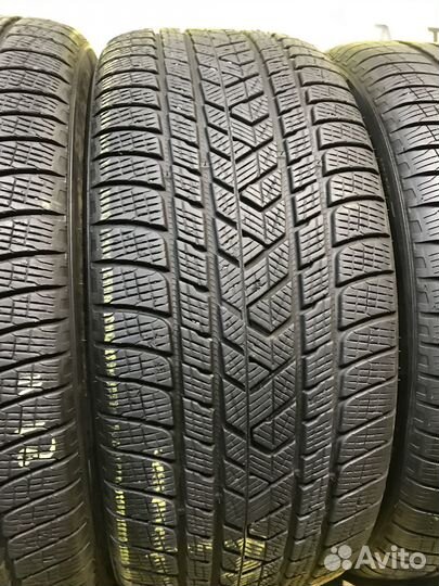 Pirelli Scorpion Winter 325/40 R22 и 285/45 R22 114V