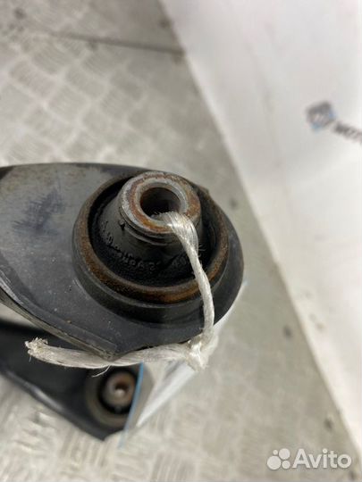 Рычаг подвески верхний передний правый Mazda