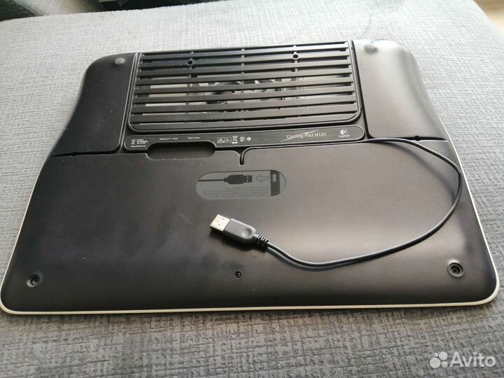 Охлаждающая подставка под ноутбук Logitech
