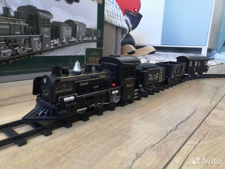 Паровоз игрушечный