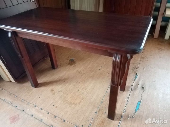 Стол обеденный