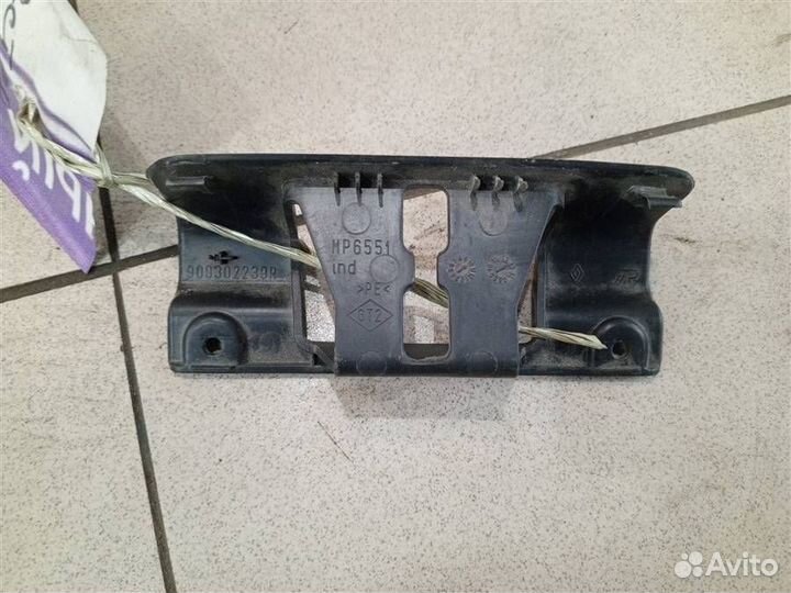 Обшивка багажника (на заднюю панель) Renault Dust