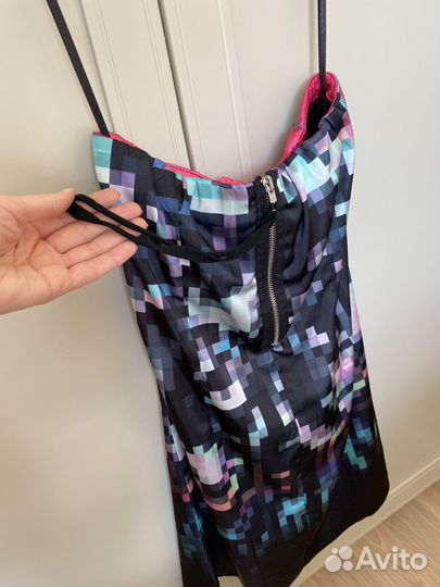 Платье без бретелек