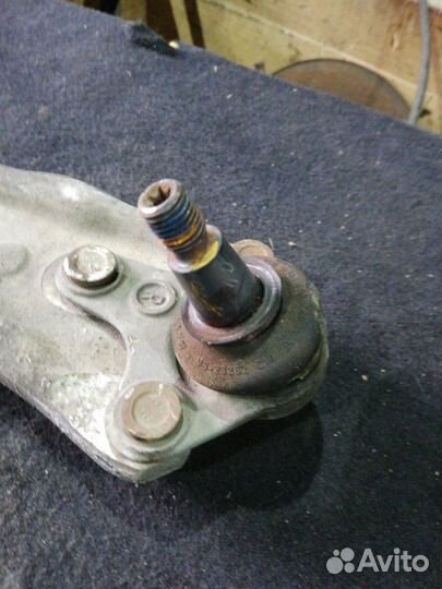 Рычаг передний передний правый Volkswagen Passat