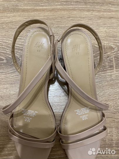 Босоножки HM 39