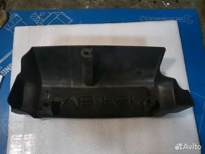Декоративная крышка двигателя Audi A6 C6