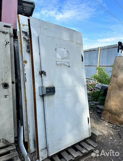 Холодильная дверь