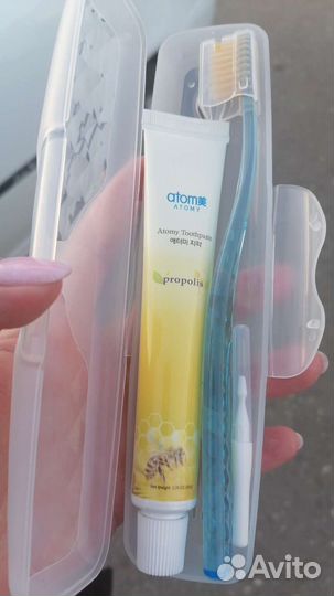 Атоми щётка и паста в футляре