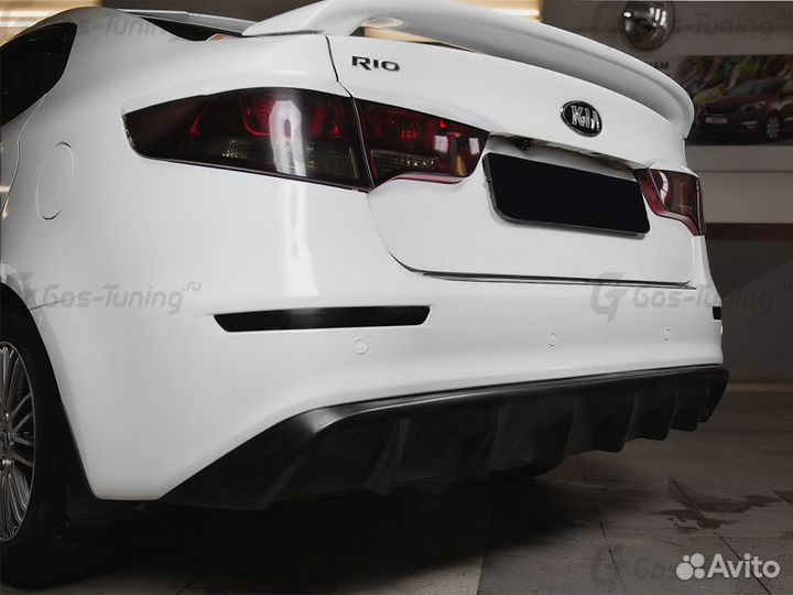 Диффузор бампера на Kia Rio 3 без стоп сигнала