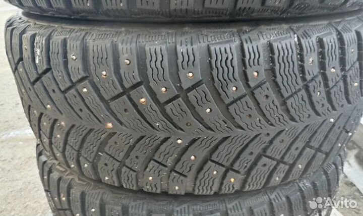 Michelin X-Ice North 4 205/55 R16 94T