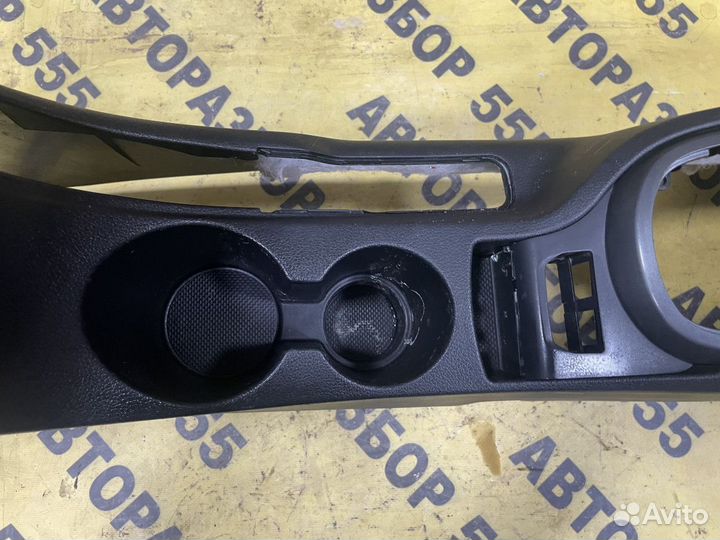 Консоль центральная Kia Rio 3