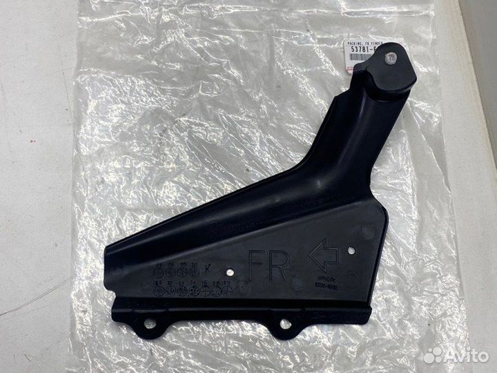 Пыльник лонжерона передний правый Toyota Land