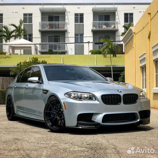 Сплиттер клыки переднего бампера BMW M5 F10