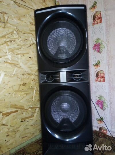 Музыкальная колонка с блютузом и караоке