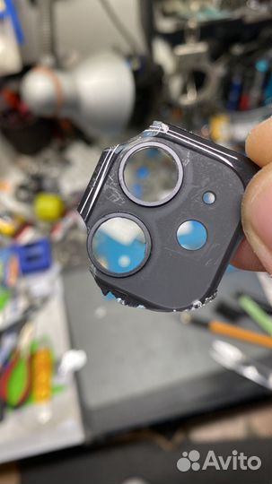 Замена заднего стекла iPhone и гравировка Macbook