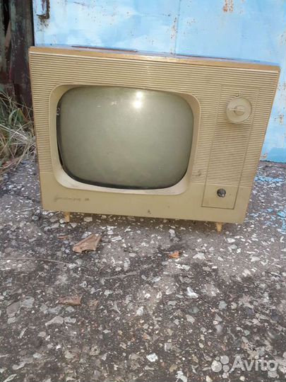 Телевизор Рекорд 64