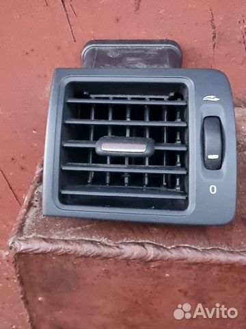 Дефлектор воздушный левый Вольво S40