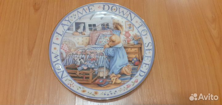 Тарелка декоративная Teddy Says His Prayers