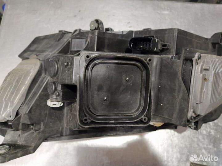 Фара LED правая Mercedes-Benz 250D